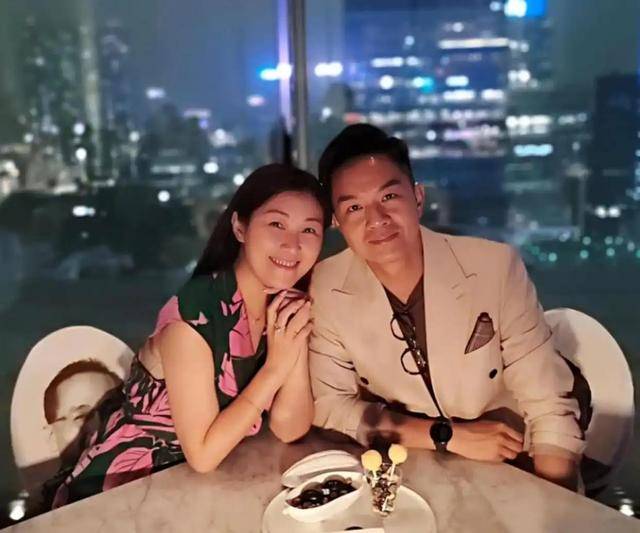 最美星二代！TVB实力男星大女儿近照曝穿紫色礼服被赞似仙女
