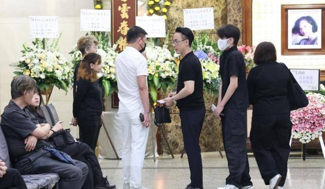 TVB老戏骨痛失爱妻湖南卫视送两人日记令其在灵堂崩溃痛哭