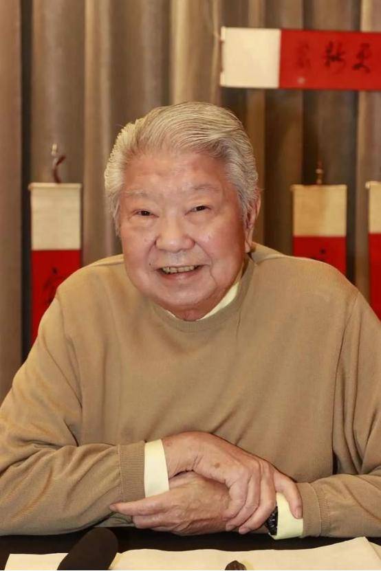香港才子蔡澜离世一生无儿无女曾请8人照顾起居月花销50万