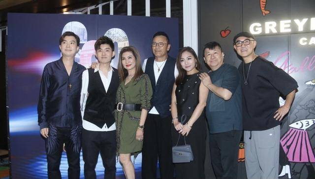 星熠熠！TVB高层生日大摆宴席众星现身道贺受宠男星缺席