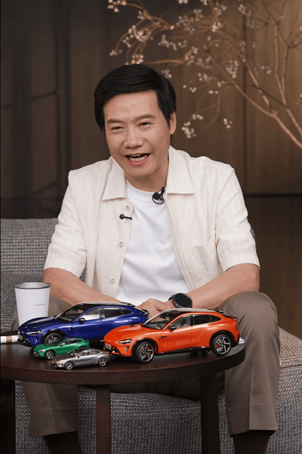 雷军等不及小米YU7可选小鹏理想特斯拉也行