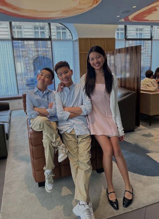 TVB前港姐冠军晒一家五口近照！大女儿高过妈妈才华横溢已出书