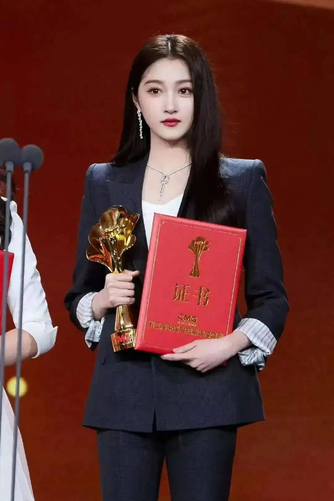 他这是咋了
