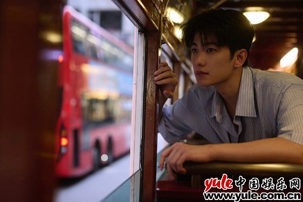 逍遥尽意 同杨洋在稚气与热望间漫游新生